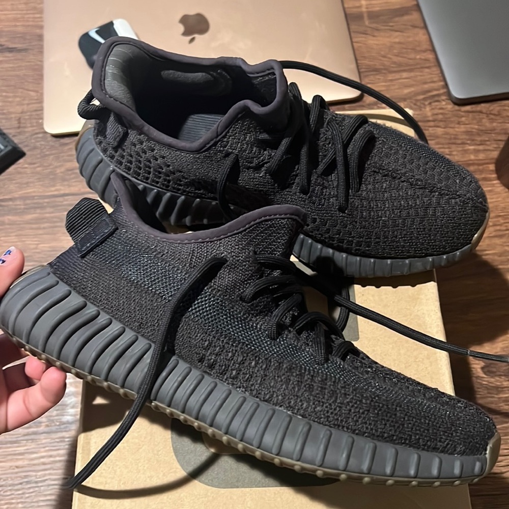 Yeezy Boost 350 V2 Cinder non reflective